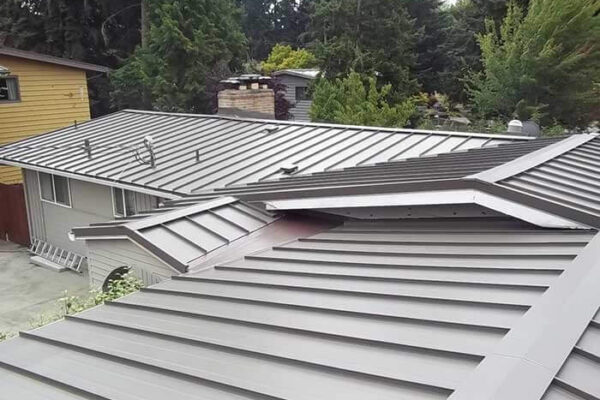 metal standing seam roof by Larry Haight Residential Roofing