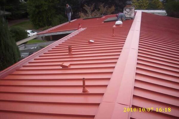 metal standing seam roof by Larry Haight Residential Roofing