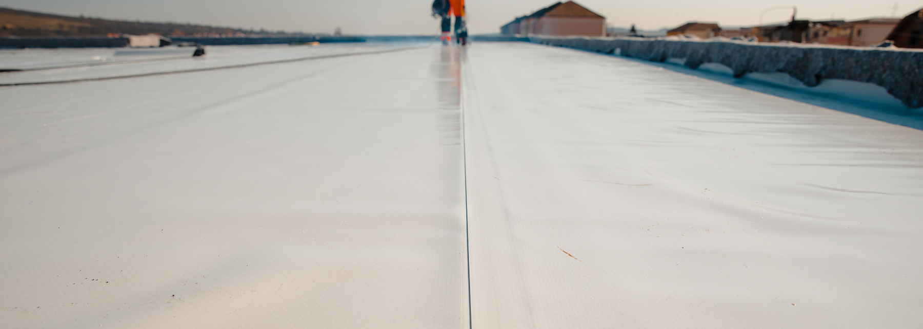 Flat Roof Advantages vs. Disadvantages: 2025 Guide
