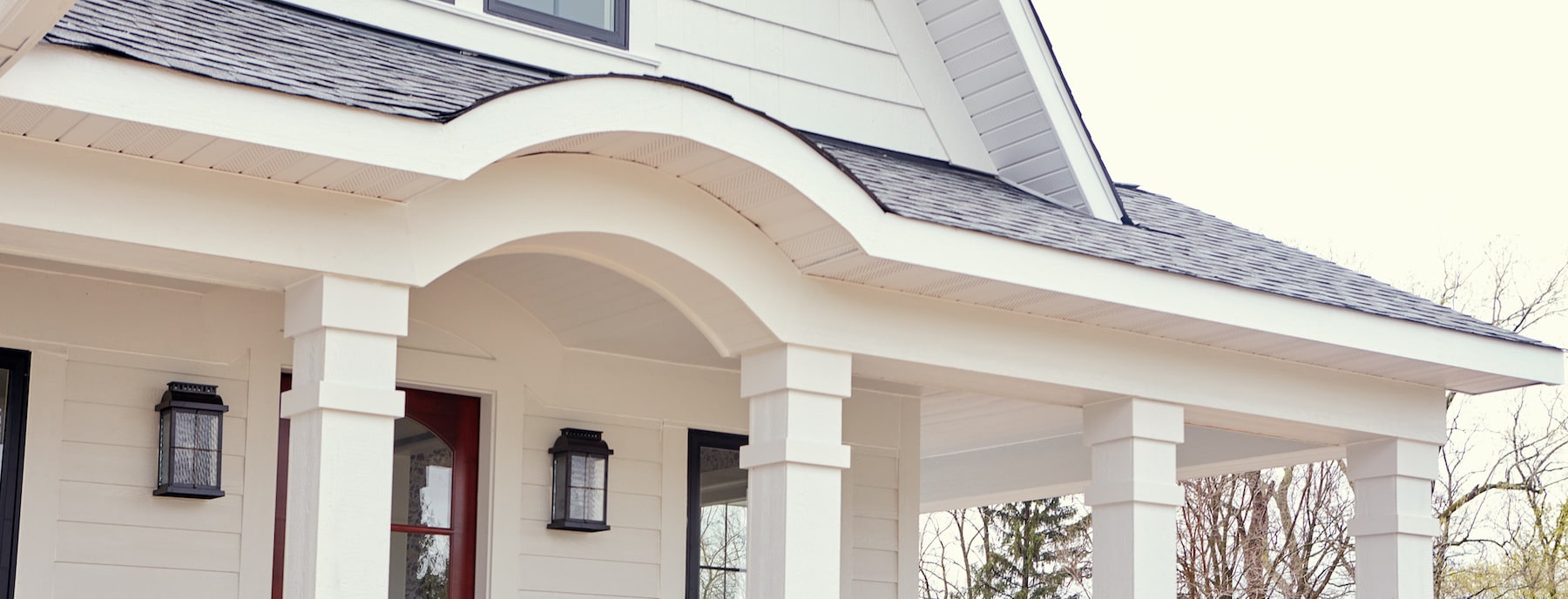 Choosing the Best Roof Color for a White House