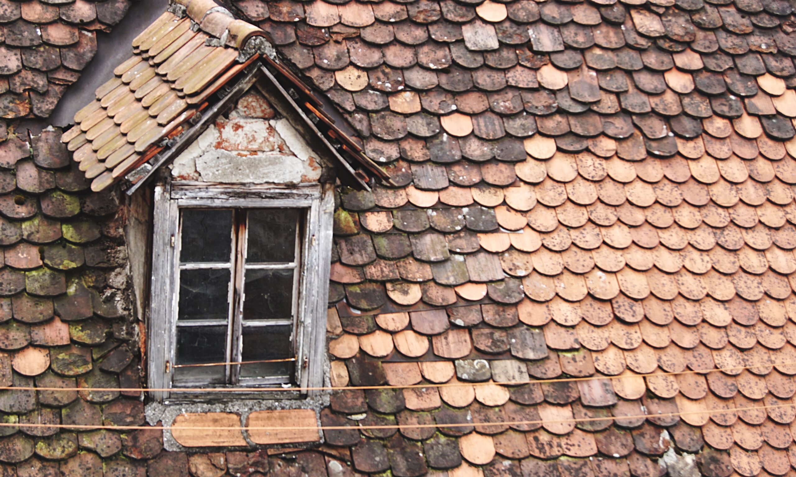 Will Insurance Pay for a New Roof? Understanding Coverage, Roof Age, and the Claims Process