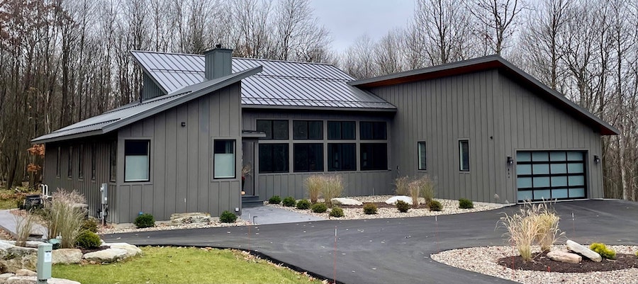 Metal shed-style roof in Cottage Lake, OH