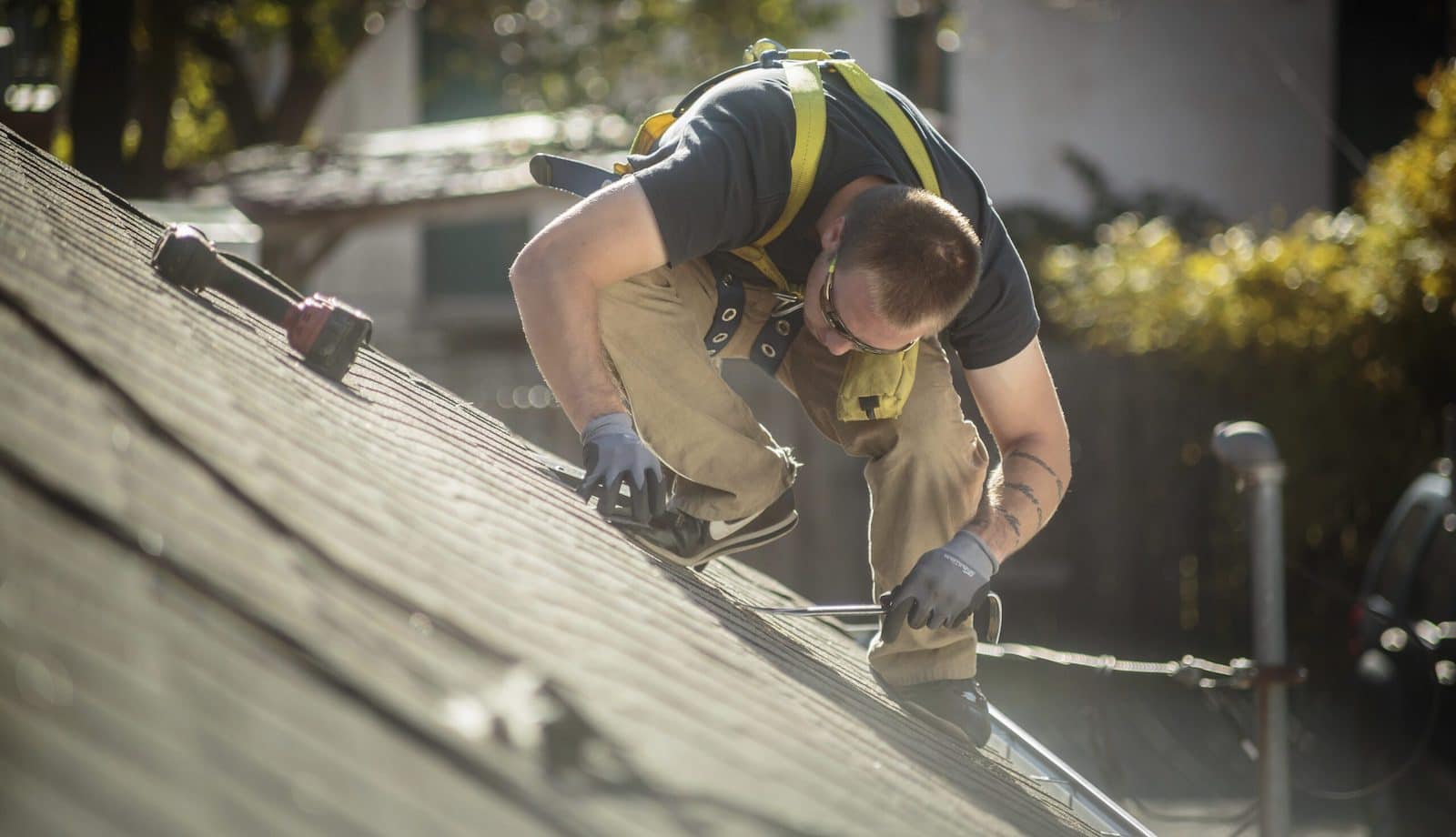 Roof Repair vs. Roof Replacement: Which is Right for You?